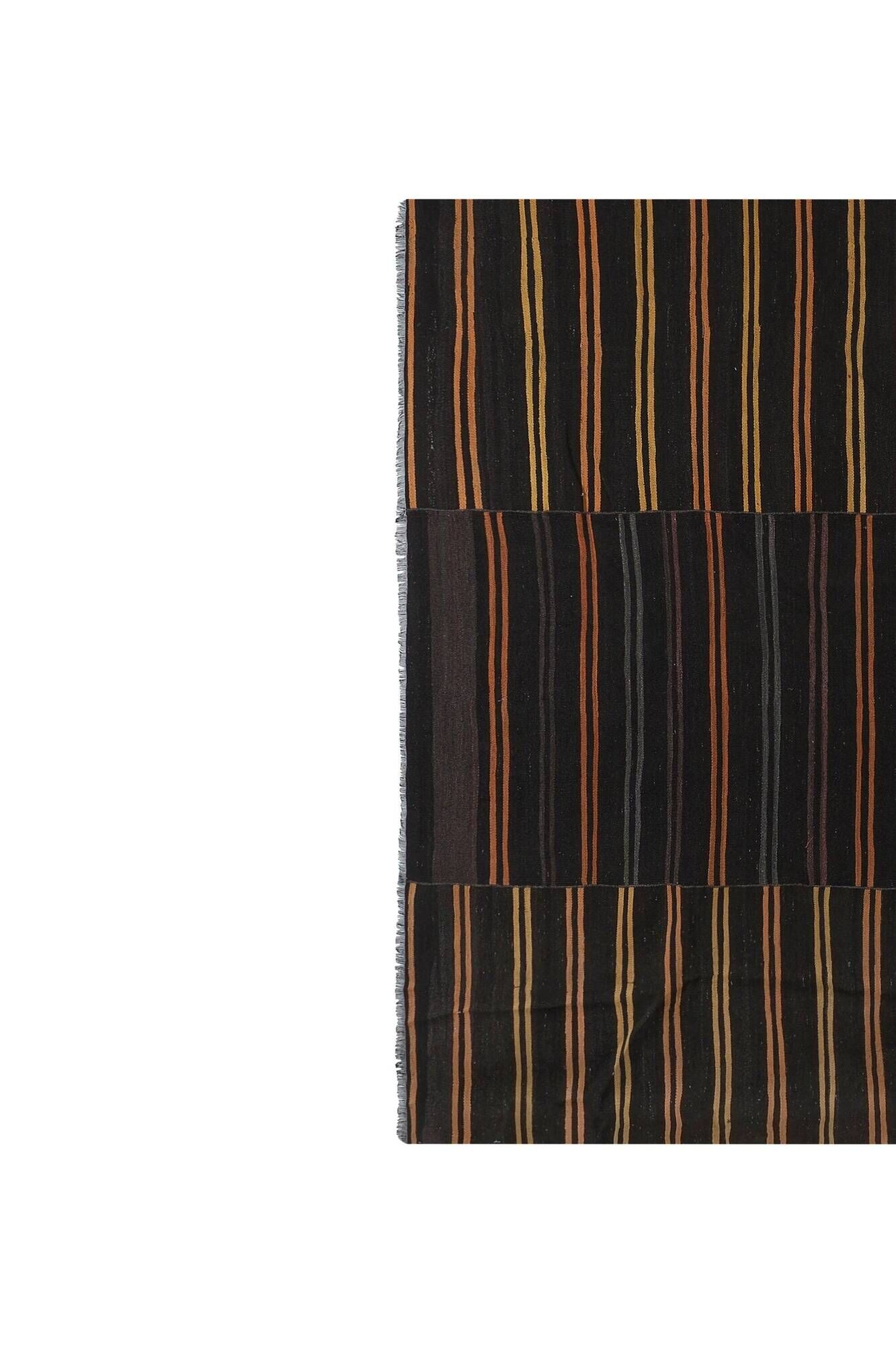Vintage Turkish kilim, handwoven, 325x372 cm.
