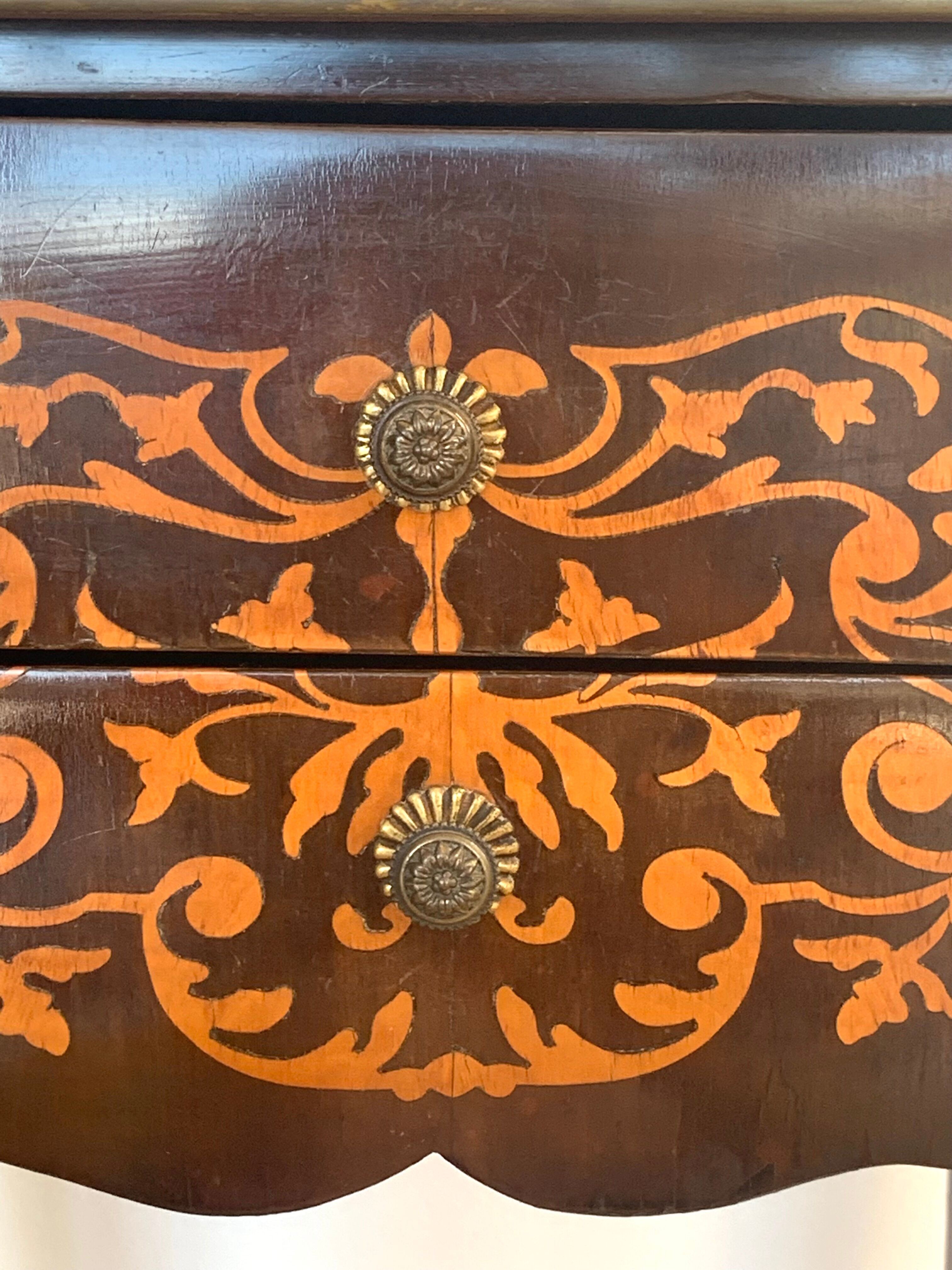 Chevet en marqueterie et marbre 18ème siècle