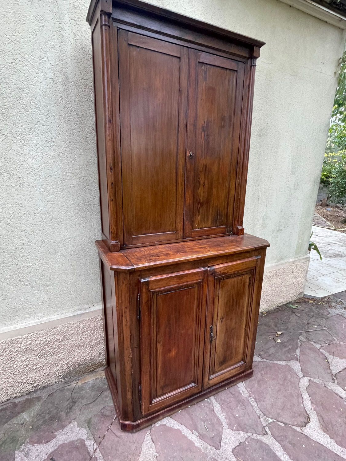 Buffet ferme deux corps ancien