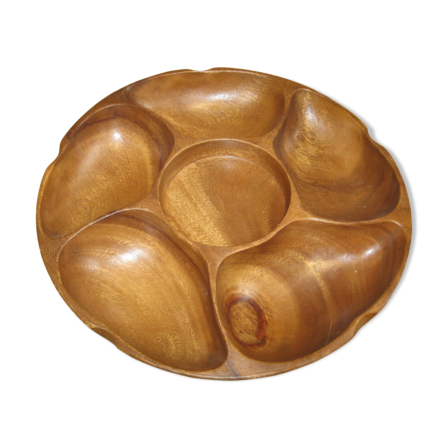 Turning wood dish for aperitif