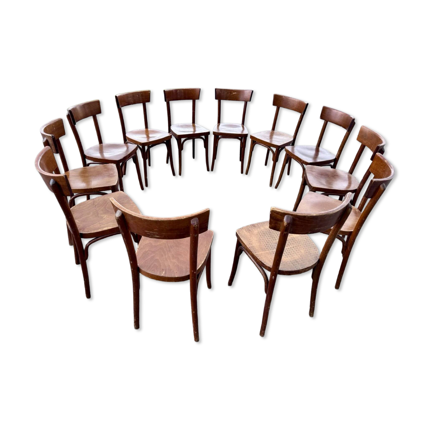12 chaises bistrot anciennes en bois courbé