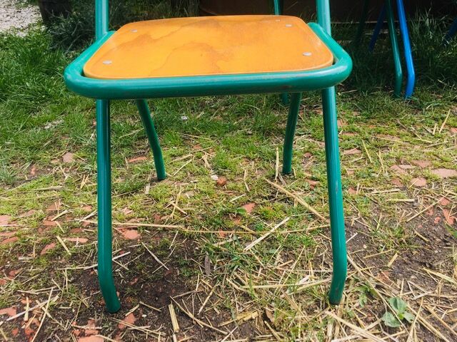 Lot de 10 chaises écoles des années '70, 5 bleus et 5 vert