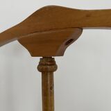 Deux Porte corset, présentoir, porte vétement en bois vintage