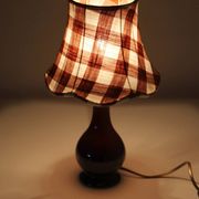 Lampe vintage recyclée — pied céramique brun, abat-jour vichy terracotta
