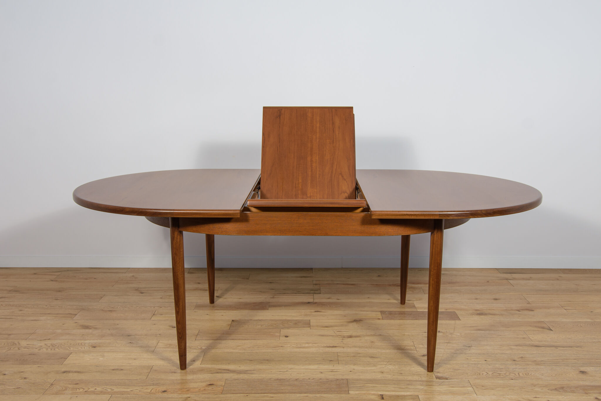 Mid-century modern teak oval dining table from G-Plan, United Kingdom, 1960s