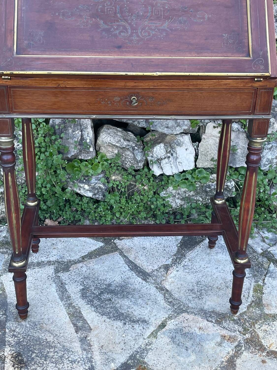 Small lady's secretary in mahogany and gilded brass from the Napoleon III period.