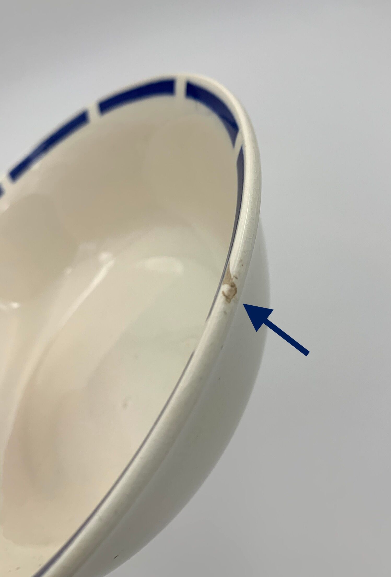 Two vintage cups in white earthenware, blue ledé 1950