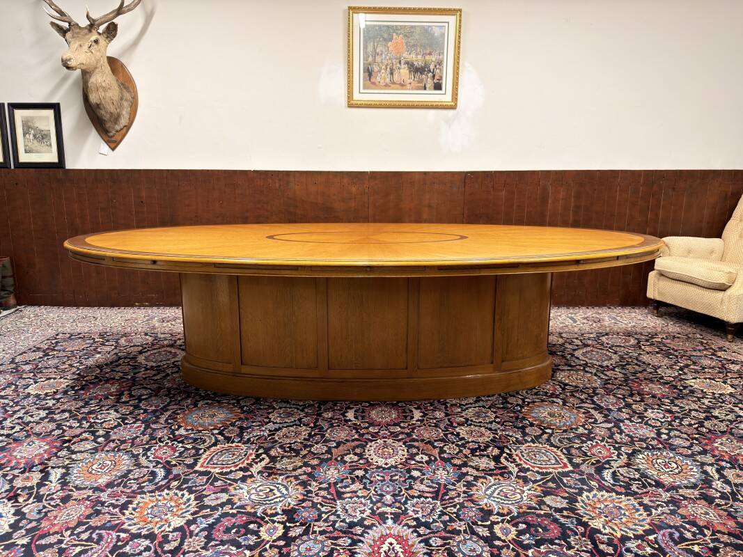 Grande table de conférence Globe Wernicke anglaise