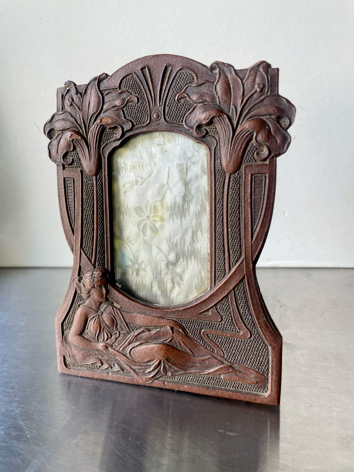 Antique art nouveau picture frame