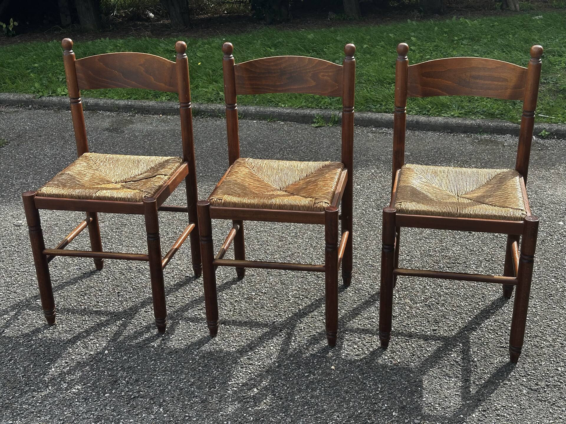 Set of 3 vintage wooden and straw chairs – 1950s