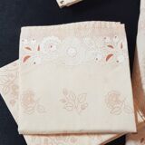 Set of 1 tablecloth and 10 powder pink towels
