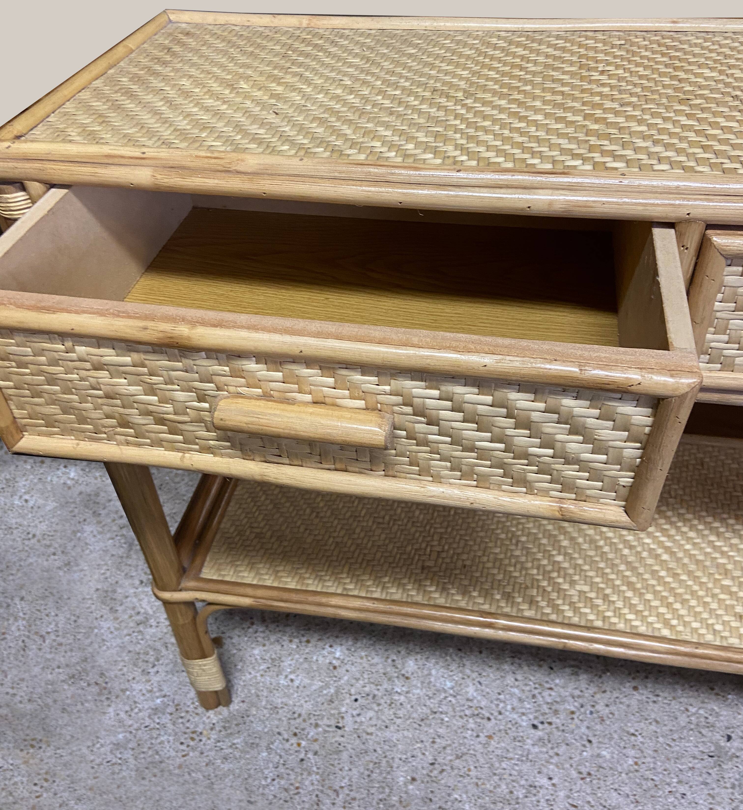 Commode rotin
