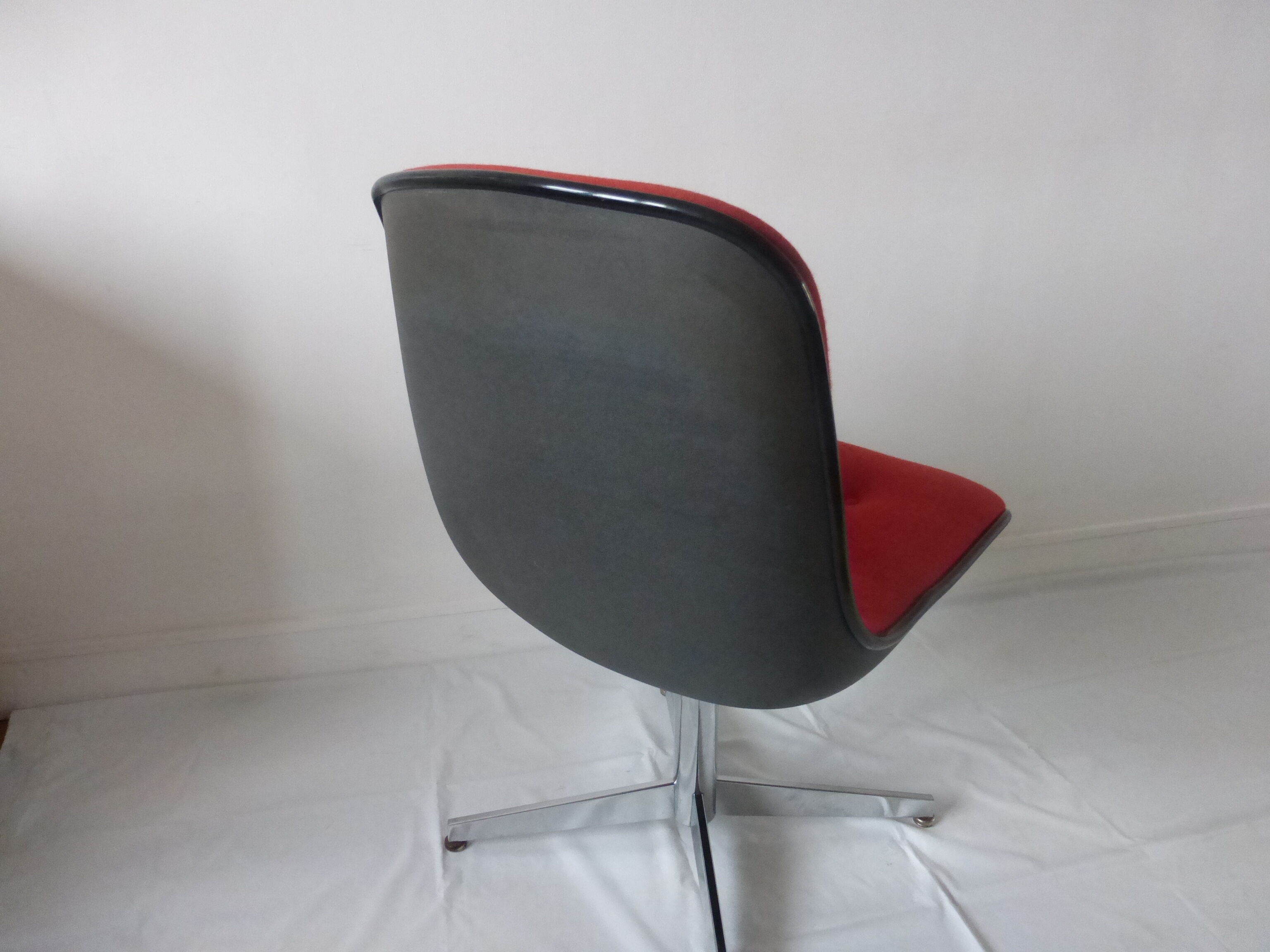 Randall Buck strafor steelcase chair