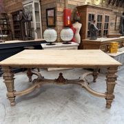 Table atypique fin XIXème