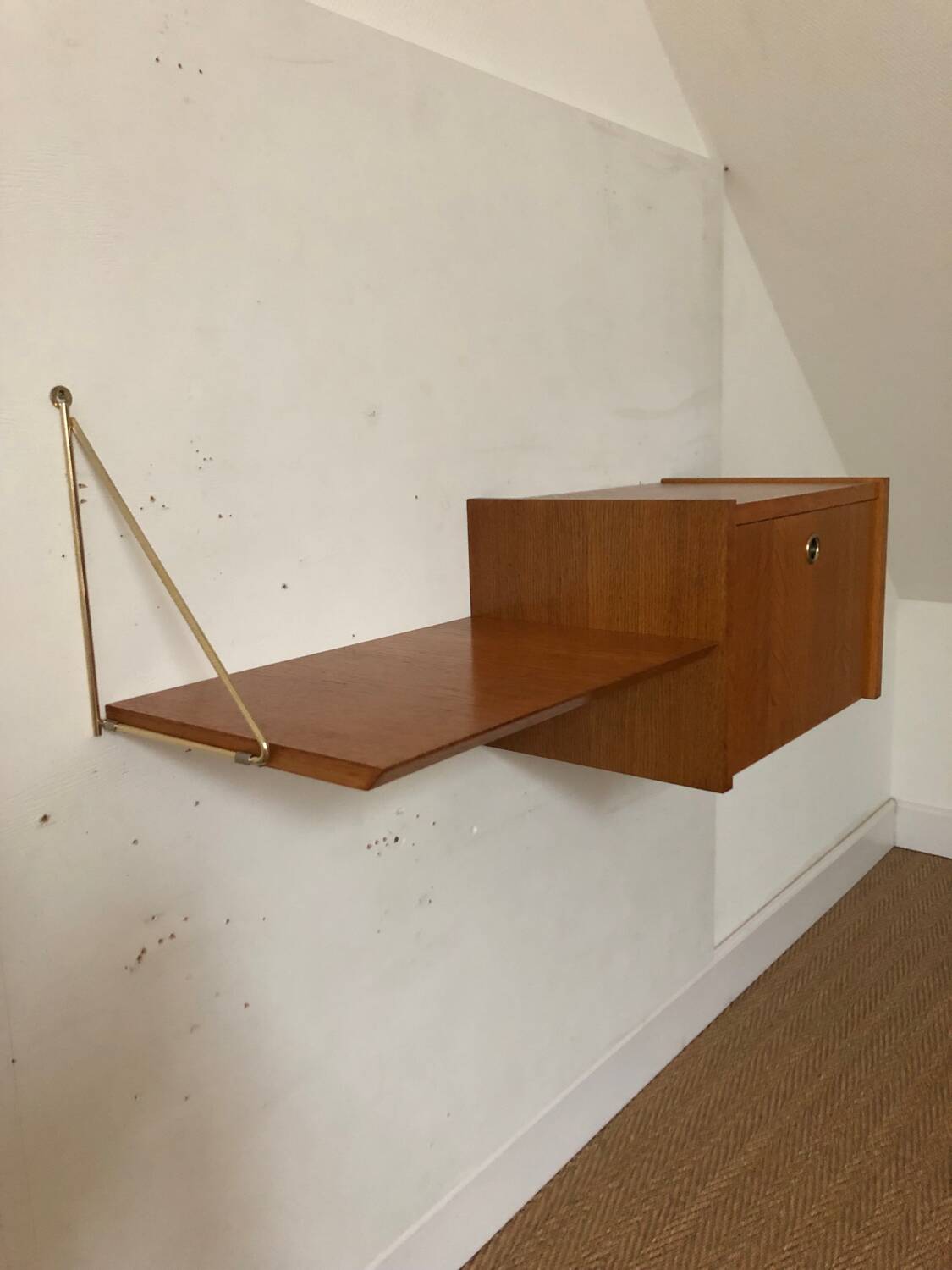 Wall console