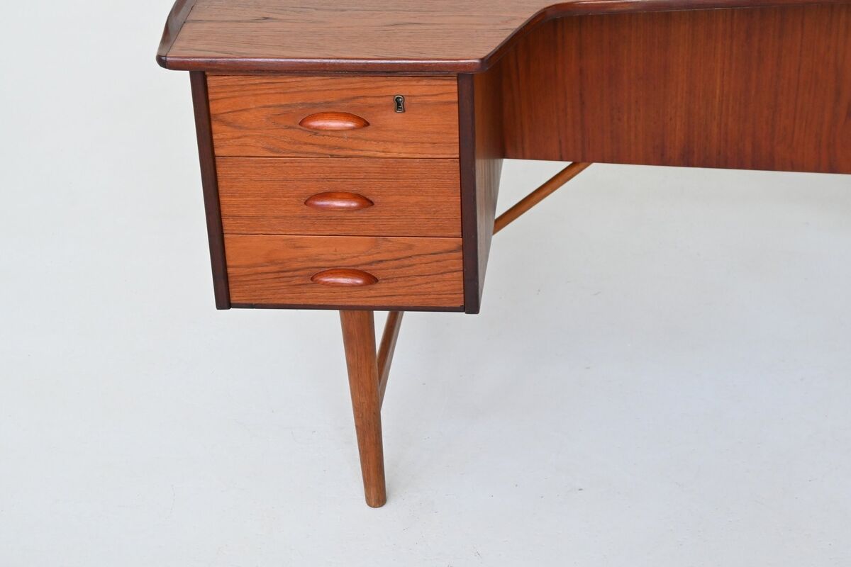 Peter Løvig Nielsen boomerang writing desk in teak Løvig Denmark 1960