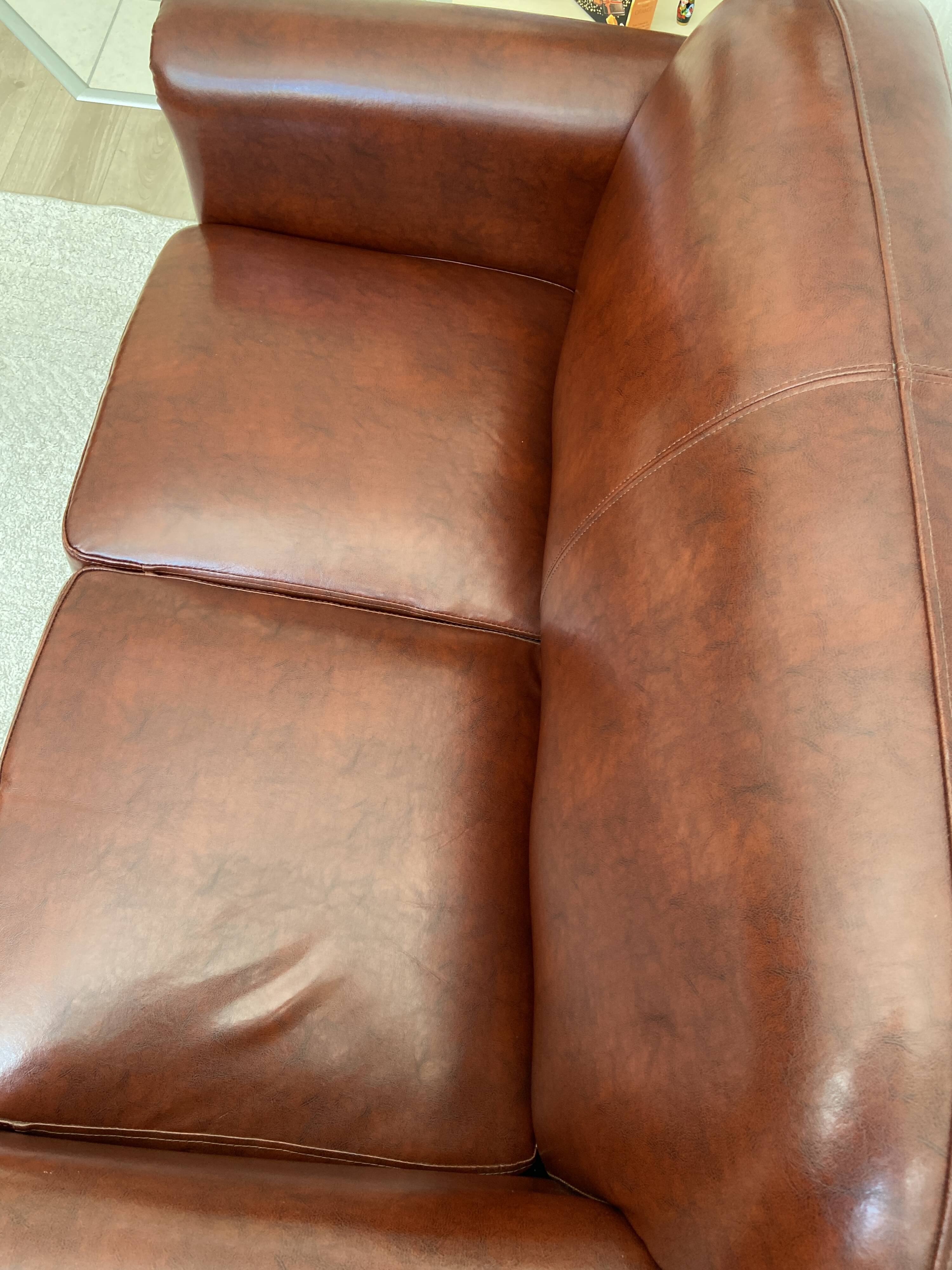 Enzo Fratelli Leather Club Lounge