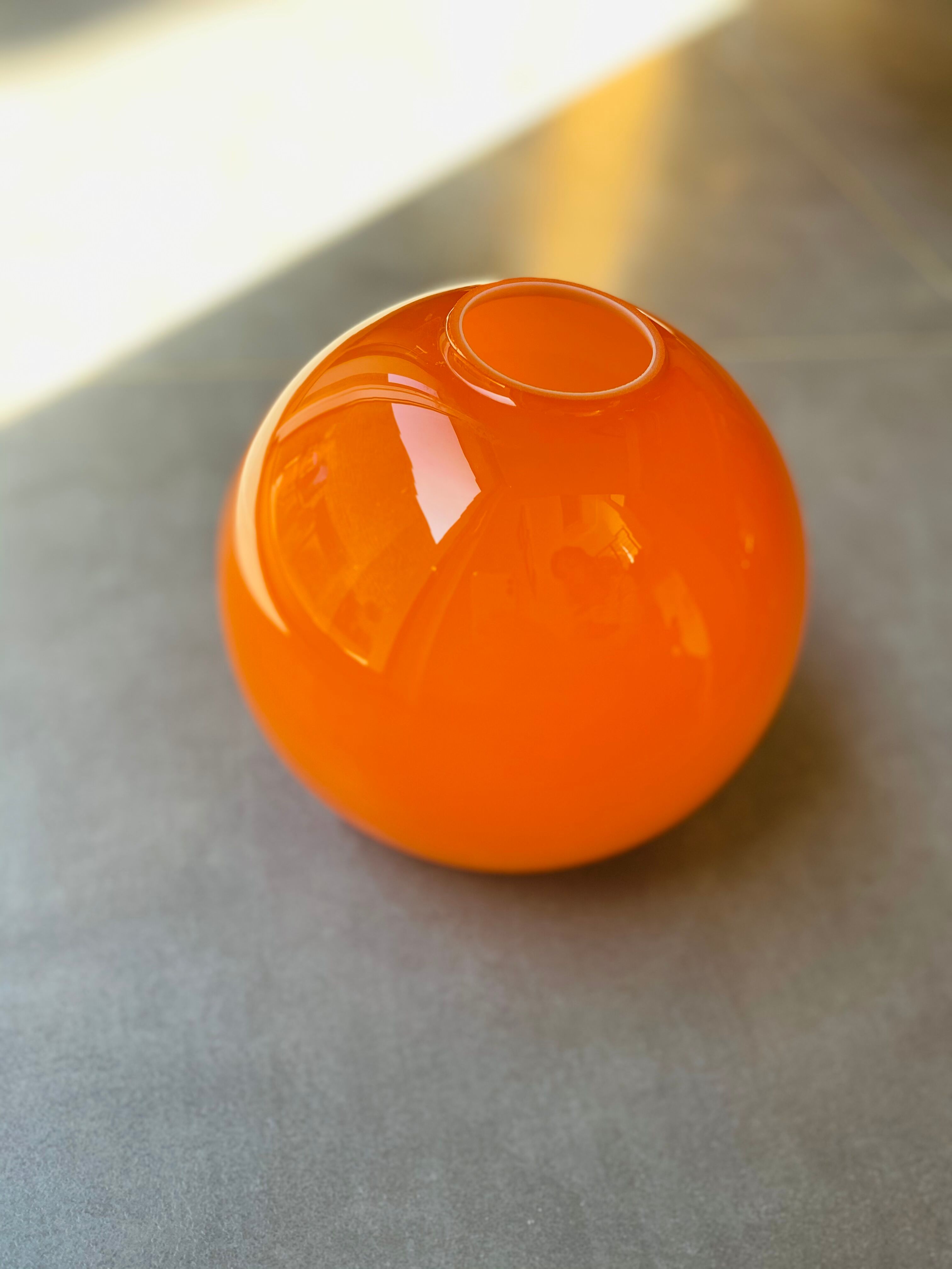 Hanging in orange opaline