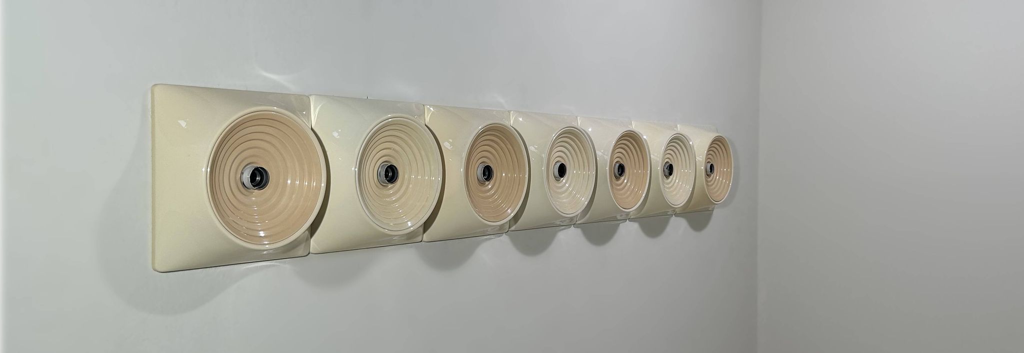 Stilnovo wall lamp for Studio Nizzoli and Associates