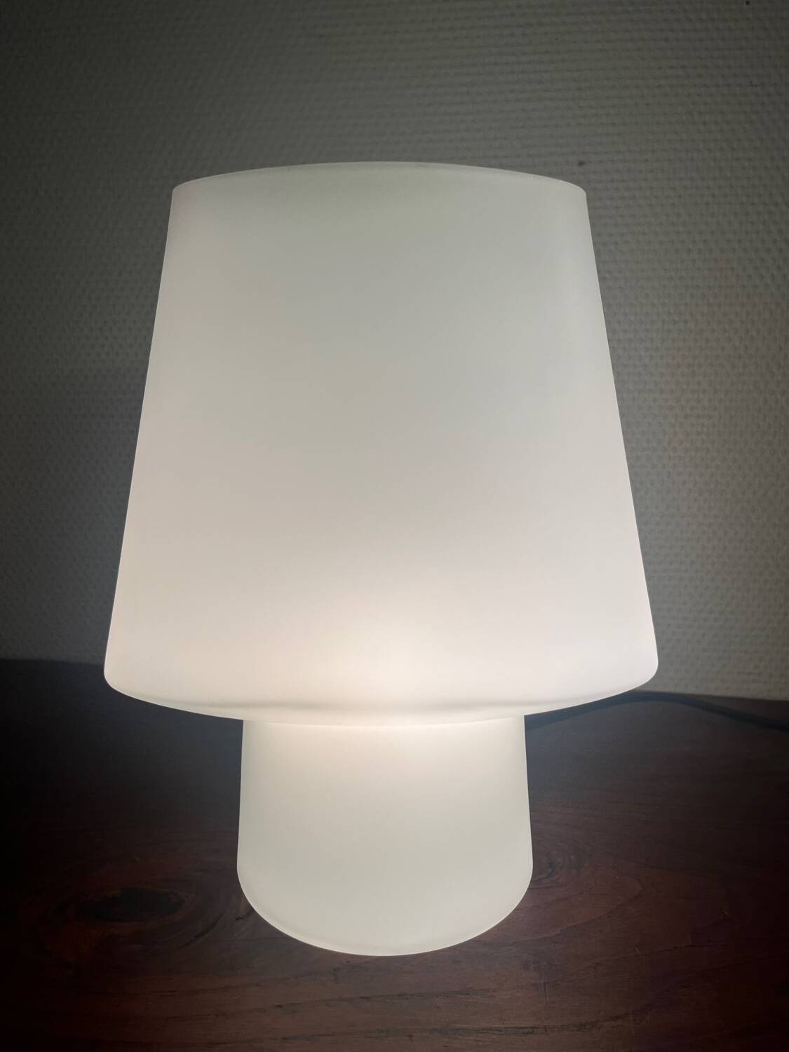 White opaline Flora Habitat lamp