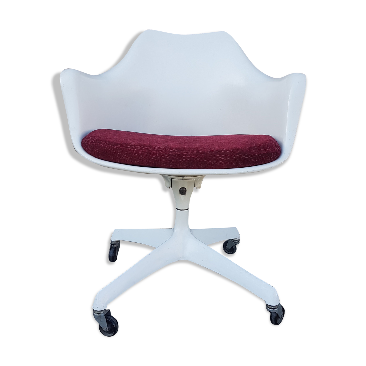Executive Tulip armchair by Eero Saarinen for Knoll 1964