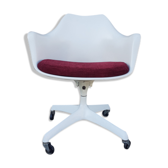 Executive Tulip armchair by Eero Saarinen for Knoll 1964