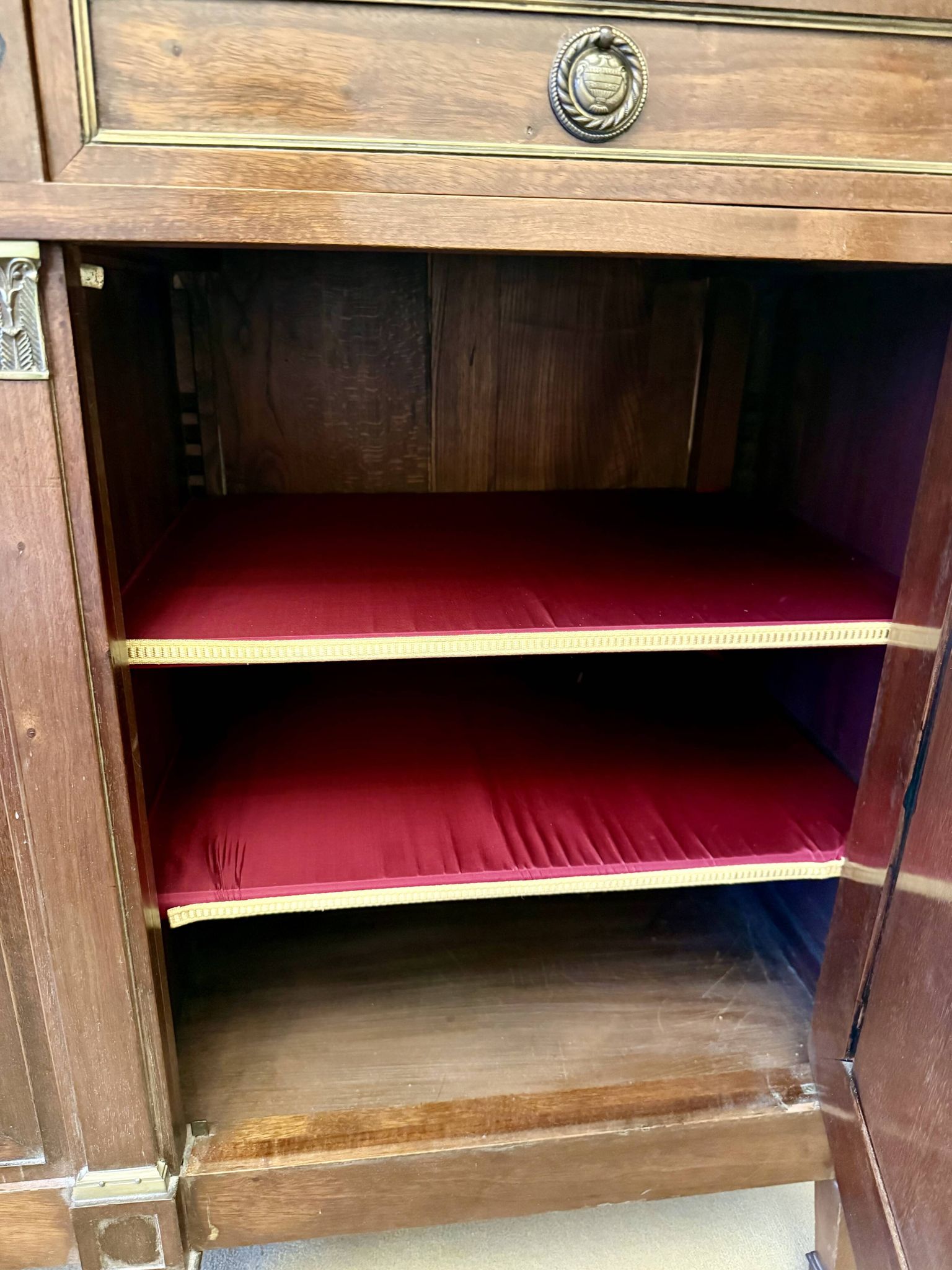 Buffet ancien en merisier - style Directoire - fin XIXe début XXe