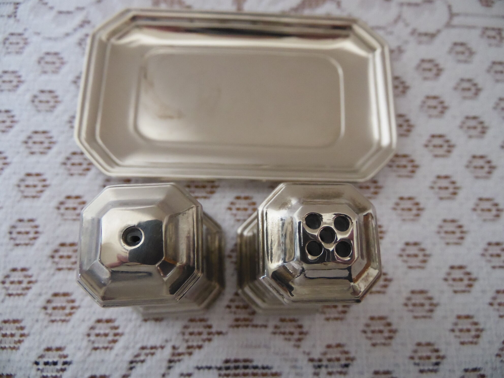 Silver metal salt and pepper set
