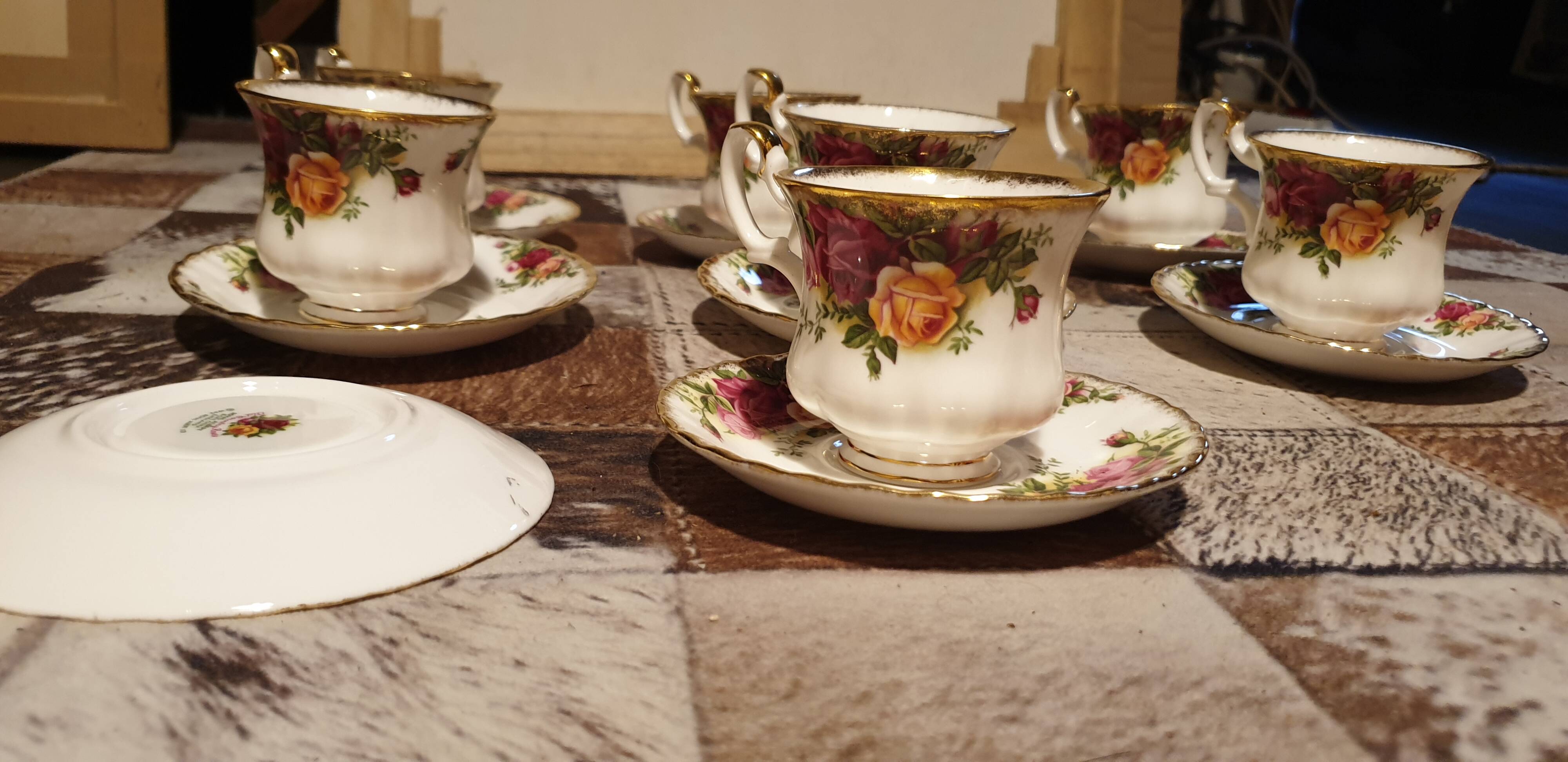 Old Country Roses fine porcelain coffee service - Royal Albert -