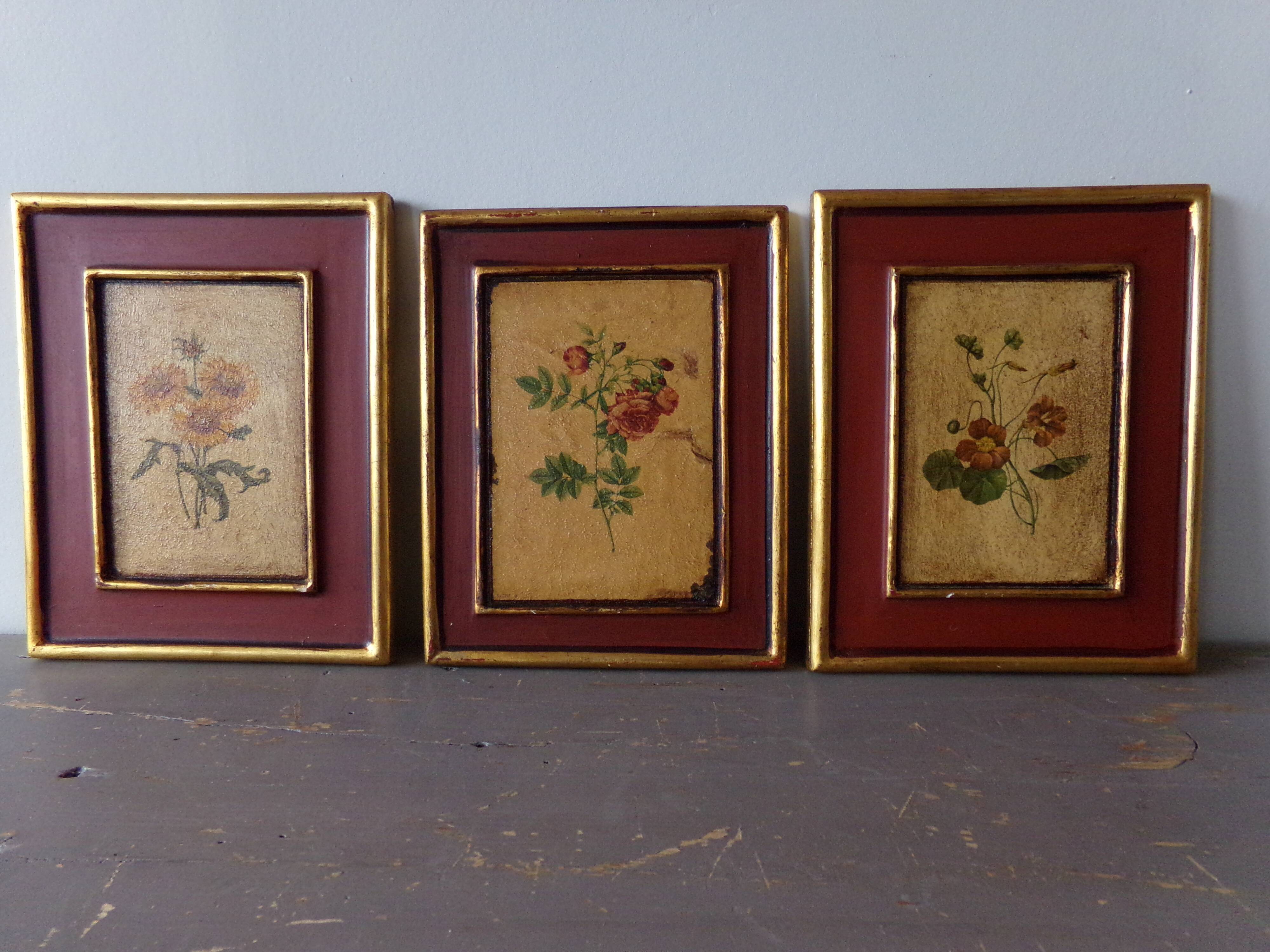 3 paintings with floral motifs