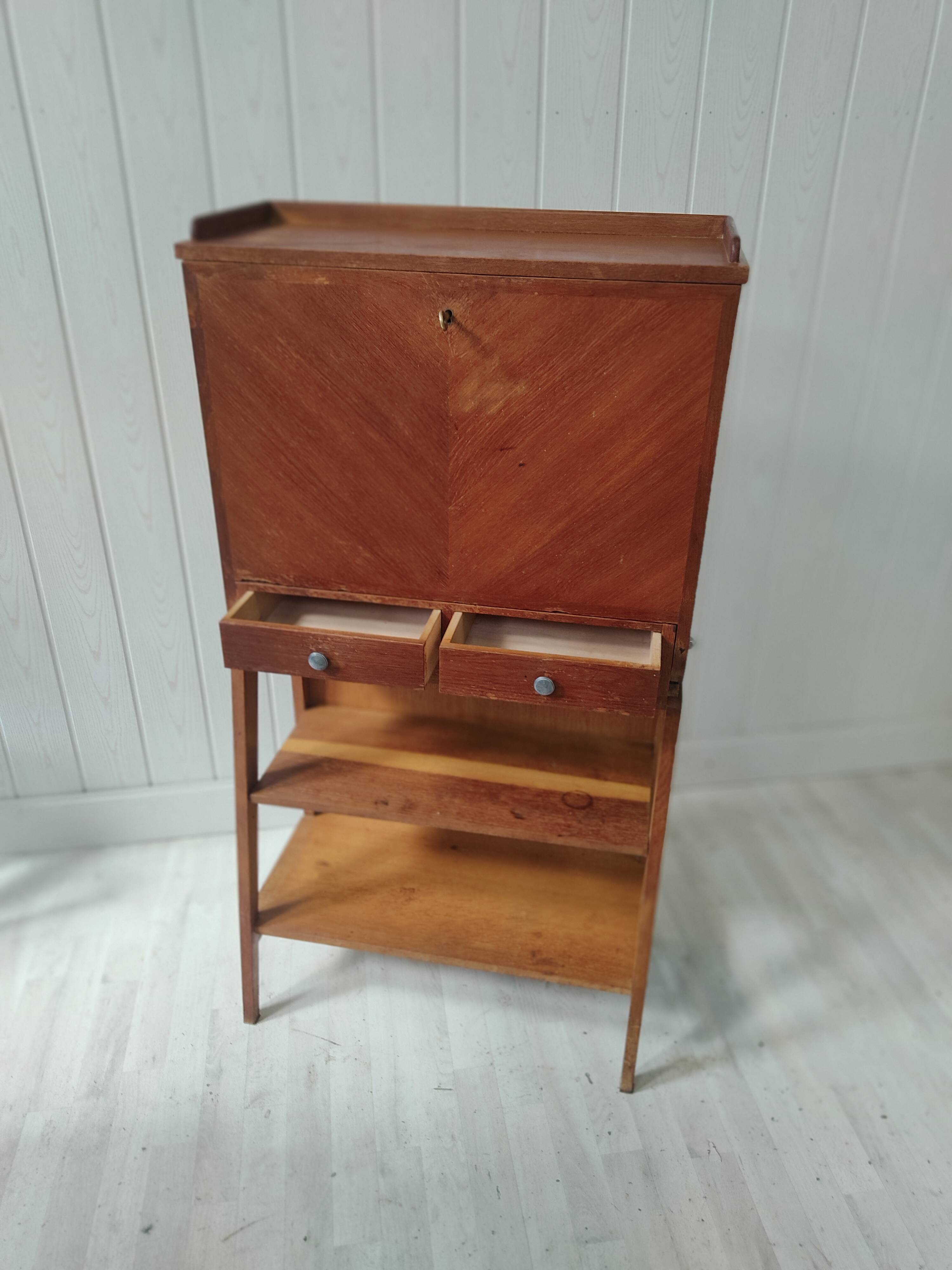 Secretary vintage compass feet