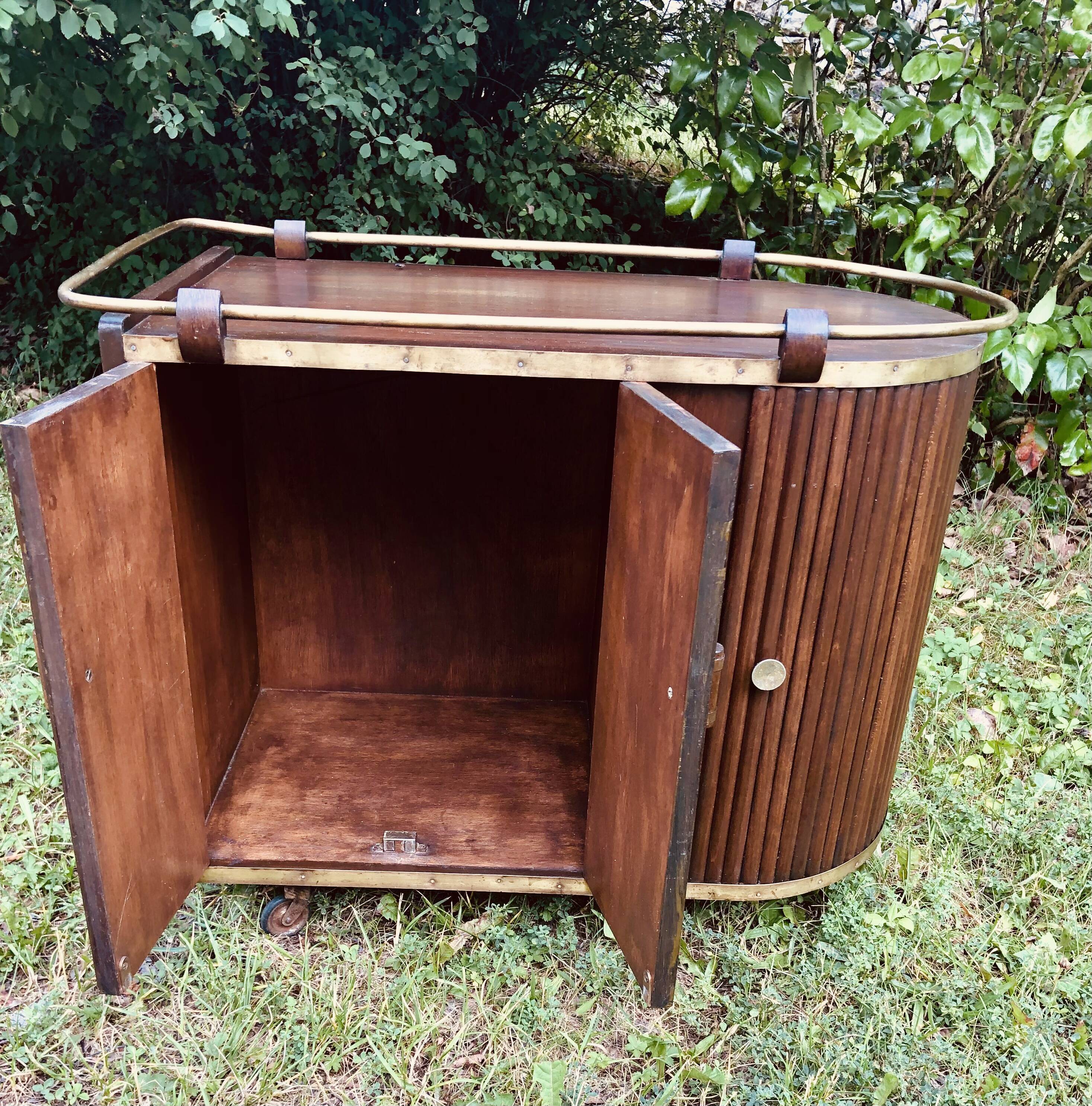 Bar furniture on wheels