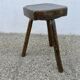 Tabouret de ferme tripode, assise hexagonale, bois massif, années 50-60