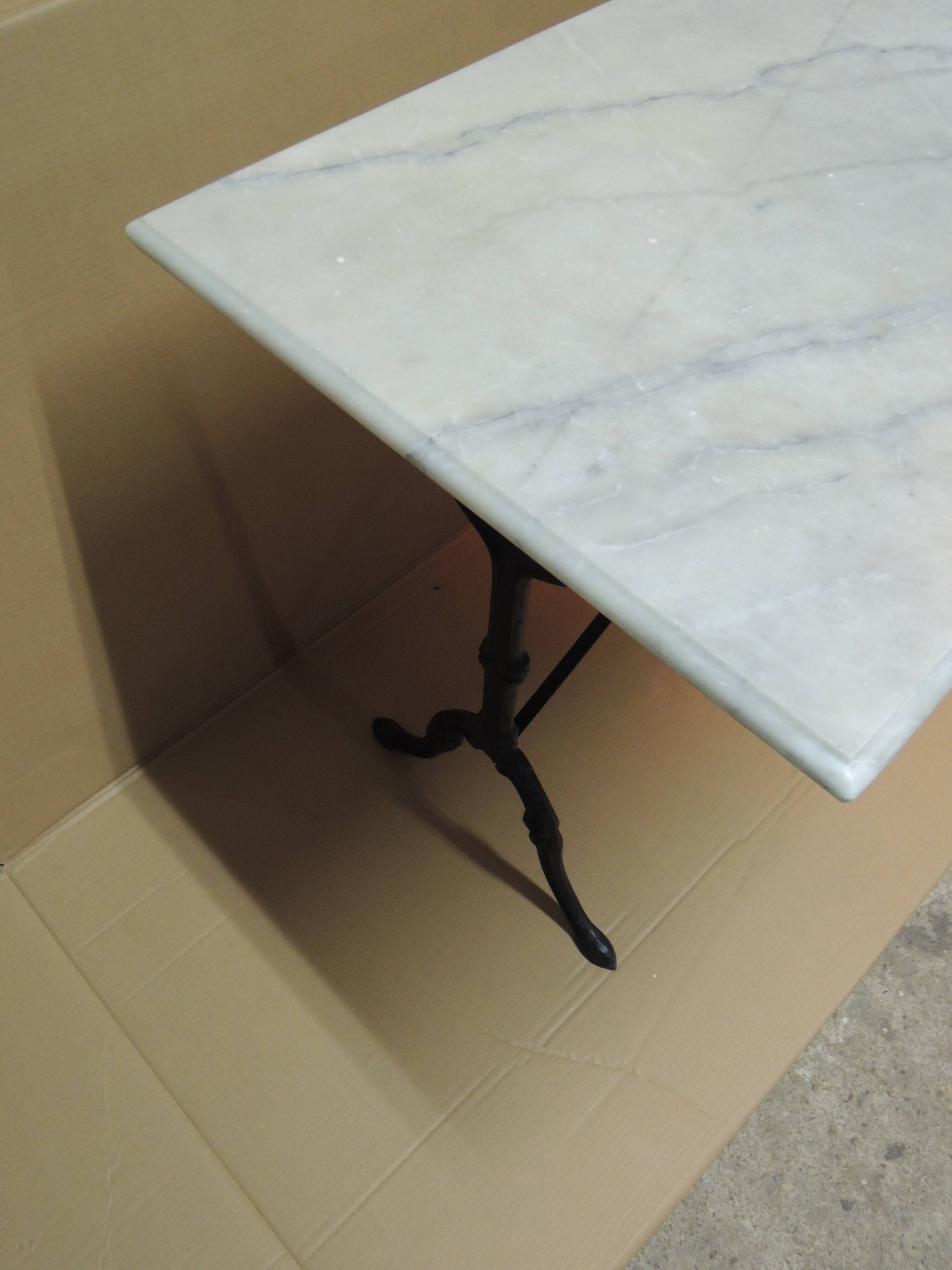 Table bistrot