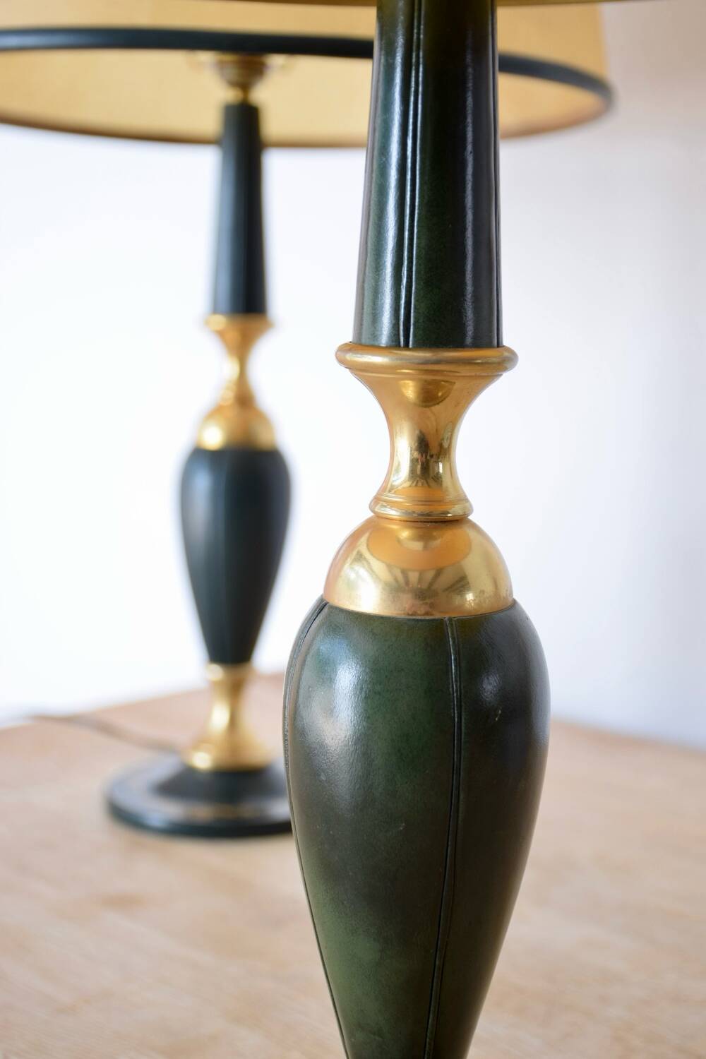Duo of Le Tanneur lamps in leather and brass