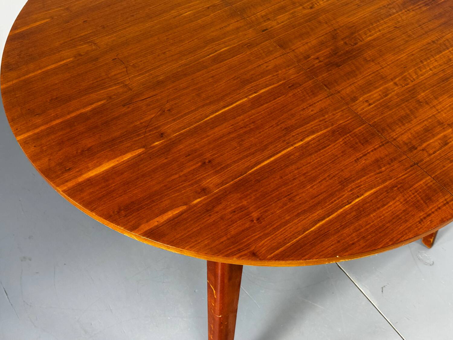 Table à manger ronde extensible moderniste danoise du milieu du siècle, 19