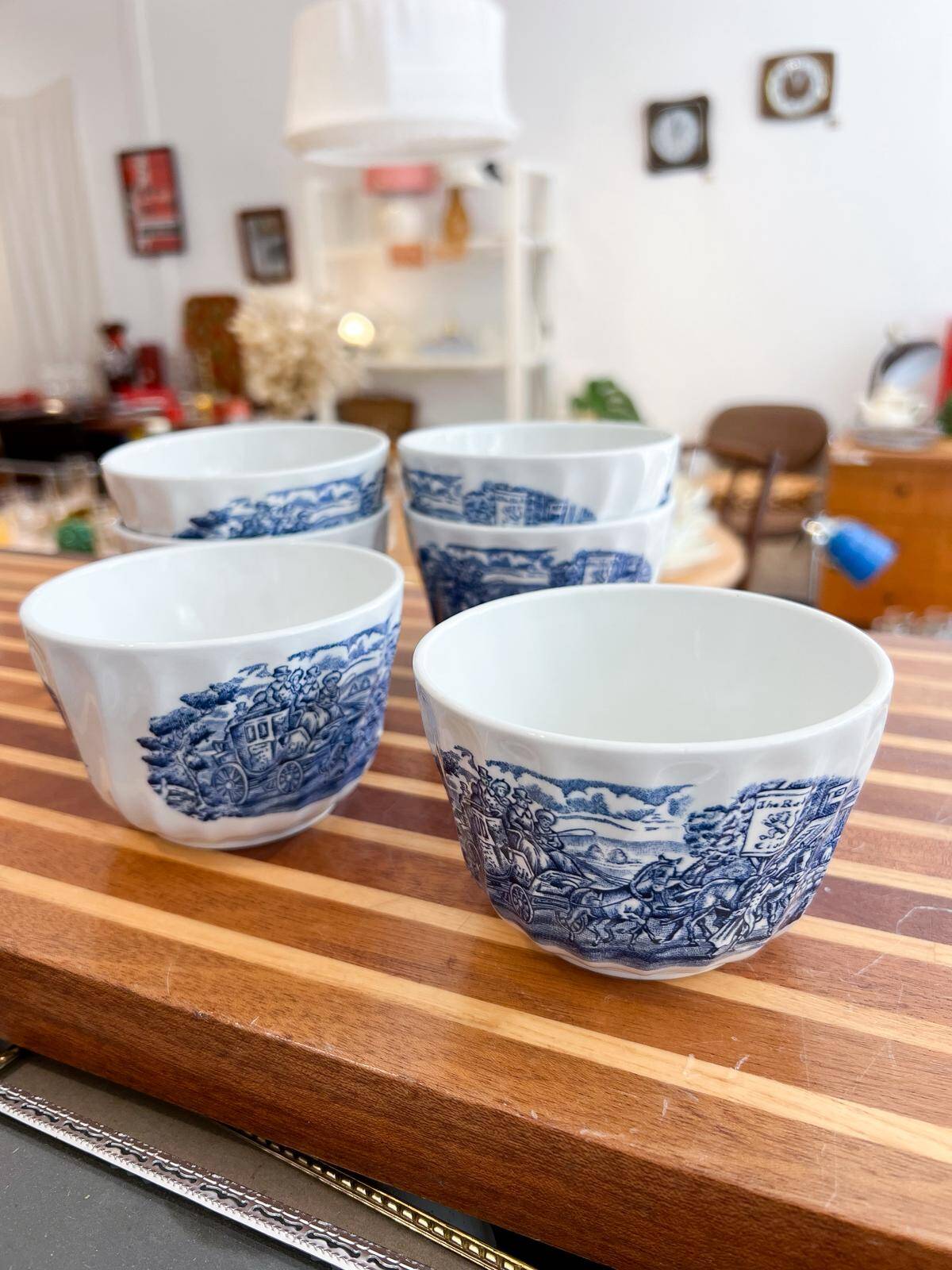 6 English porcelain bowls