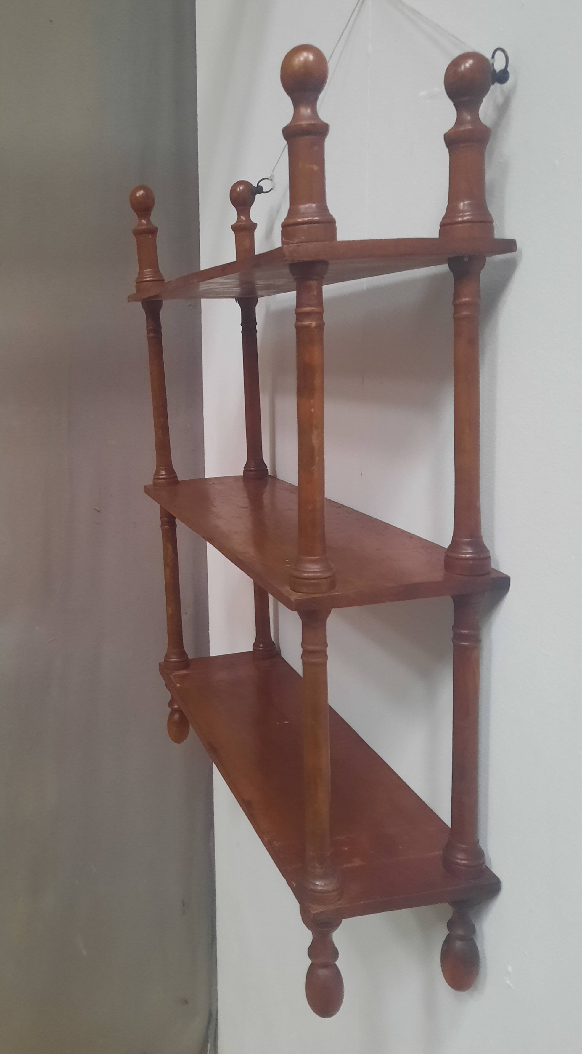 3-shelf wall shelf