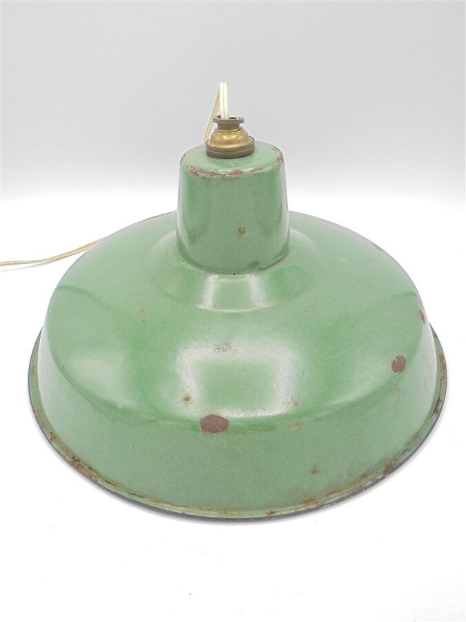 Hanging lamp in enamelled sheet metal
