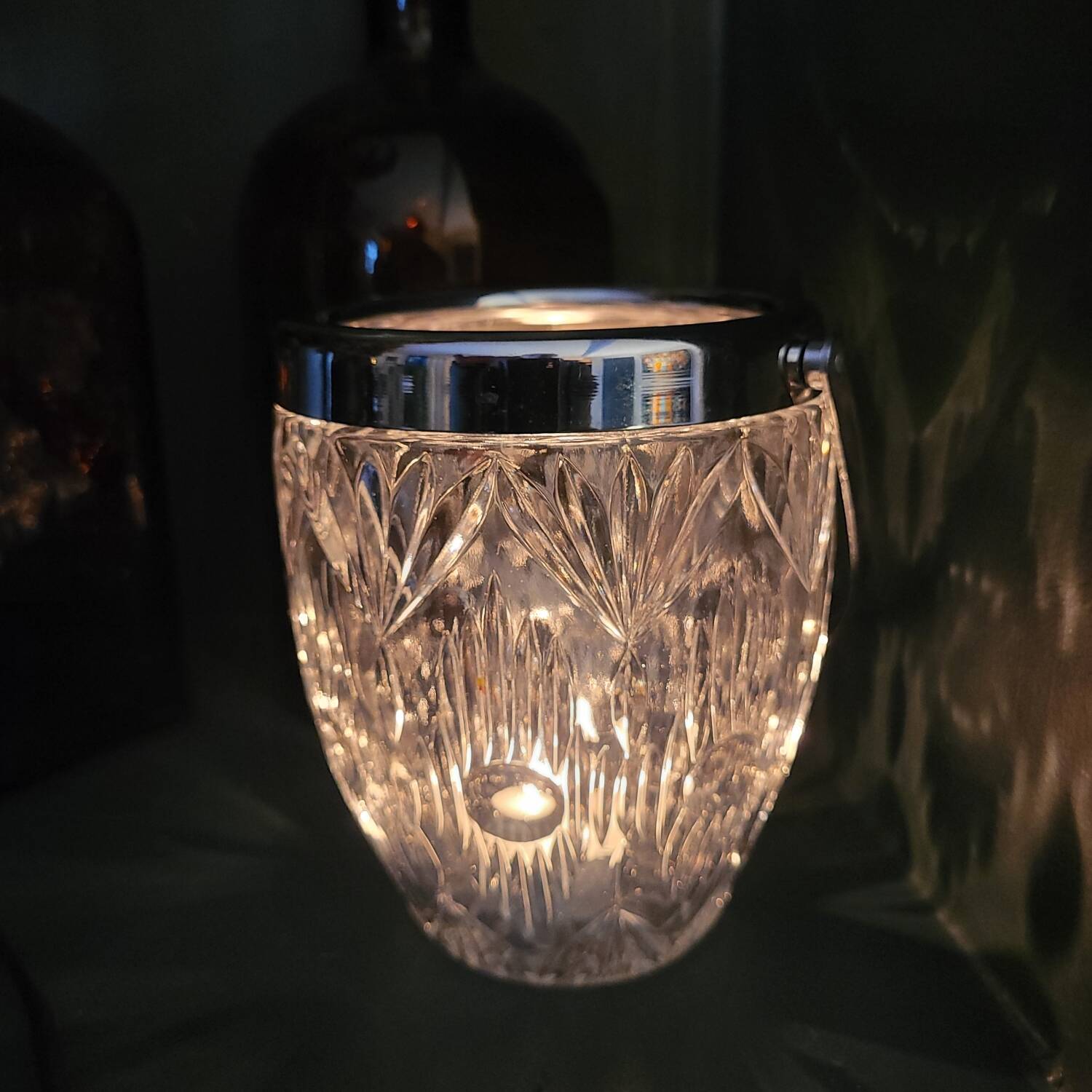 Cut glass ice bucket 50-70's