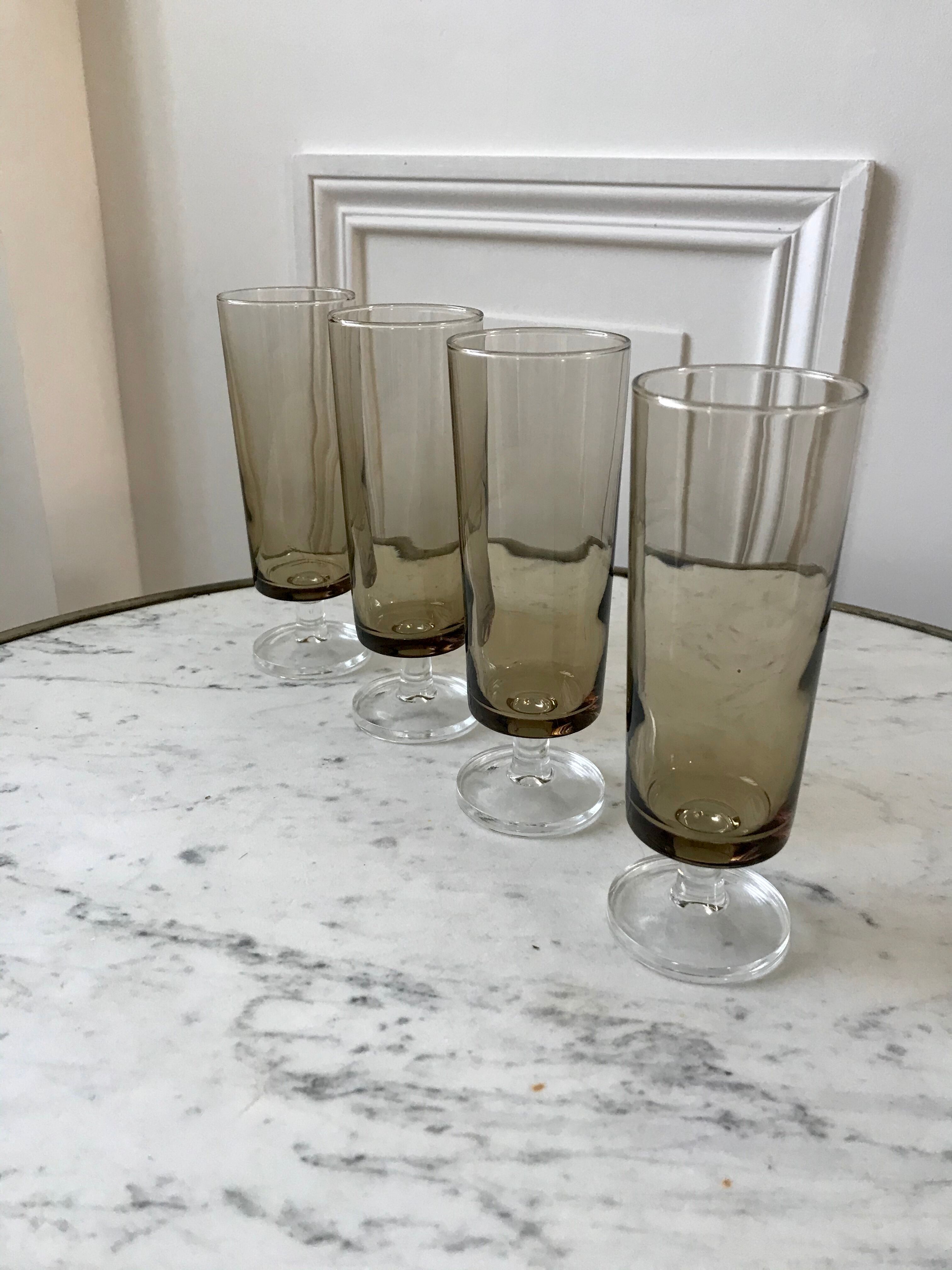 Set of 4 champagne flutes in smoked glass 70s