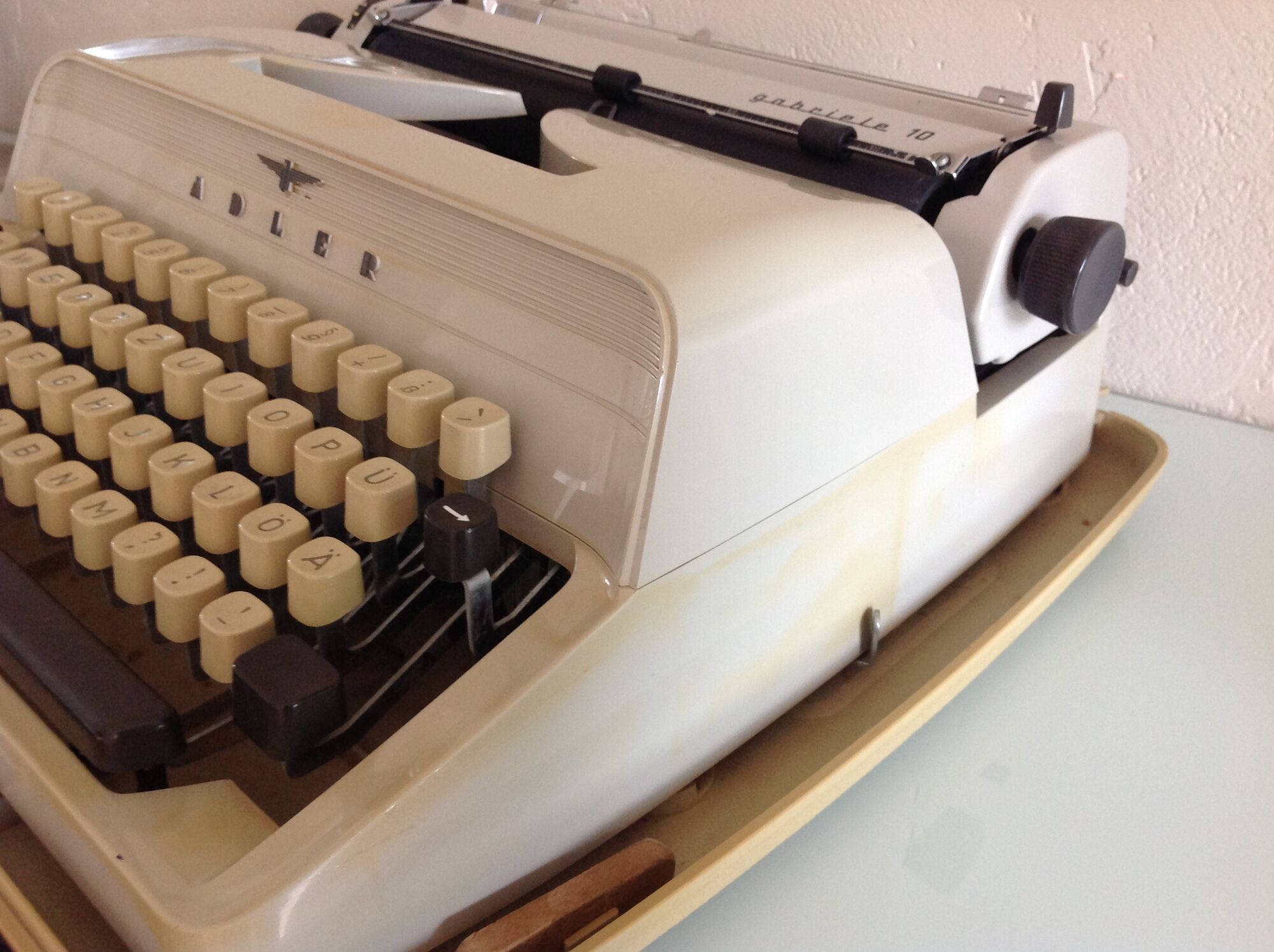 Triumph Gabriele 10 typewriting 1970