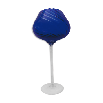 Coupe boule en verre bleu sur pied Murano