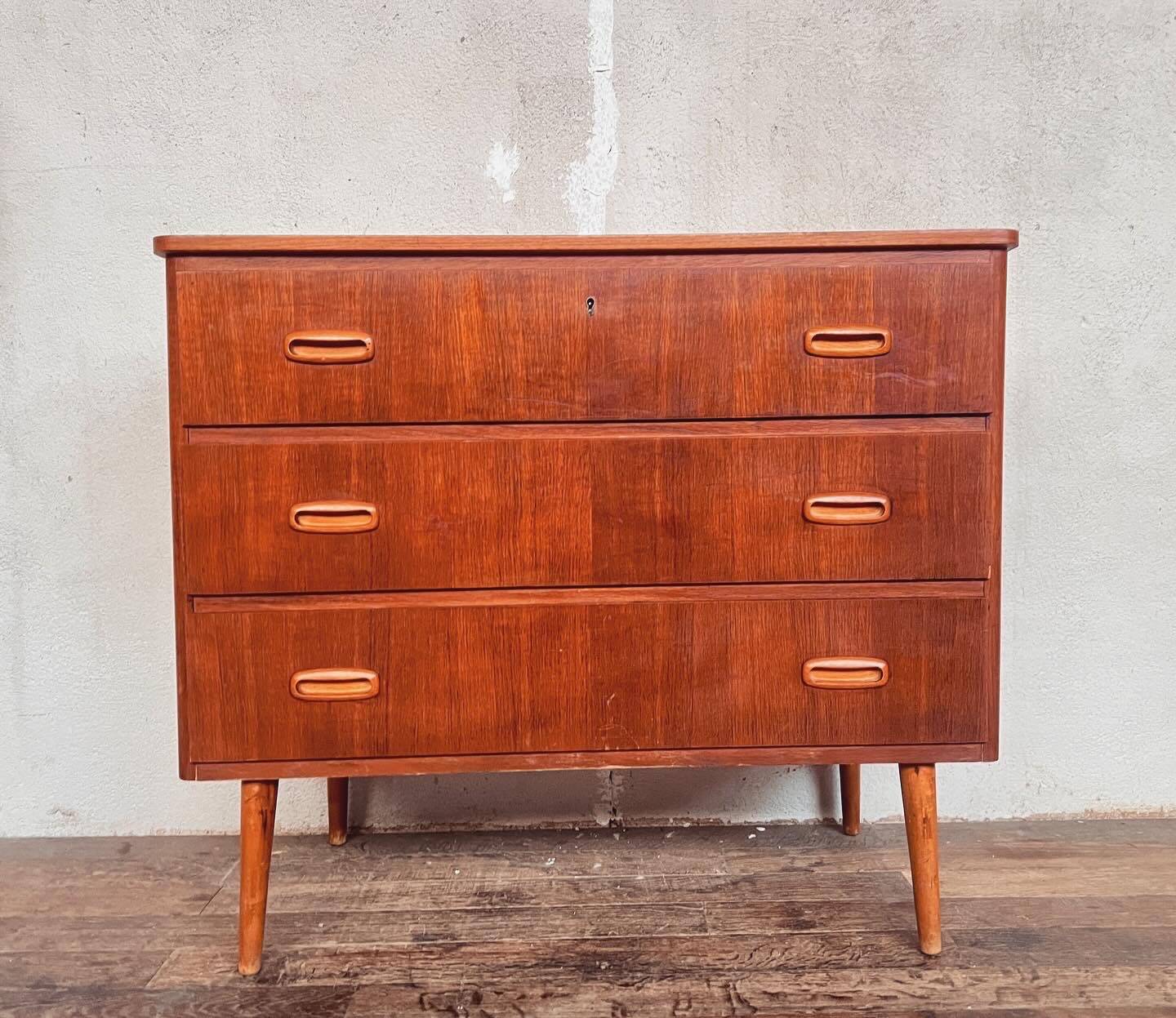 Commode vintage scandinave en teck 1960