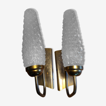 Pair of vintage 1950s brass and glass sconces in their juices