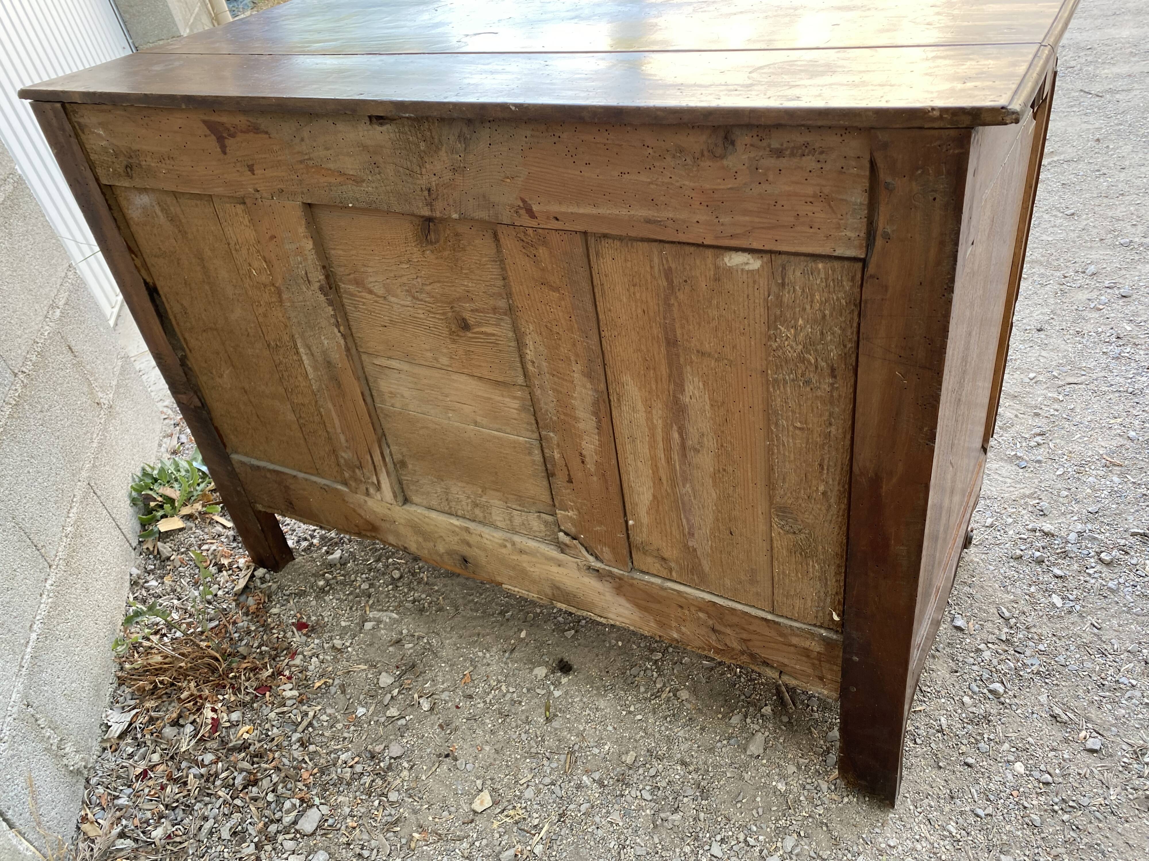 Commode Louis XV walnut 18th