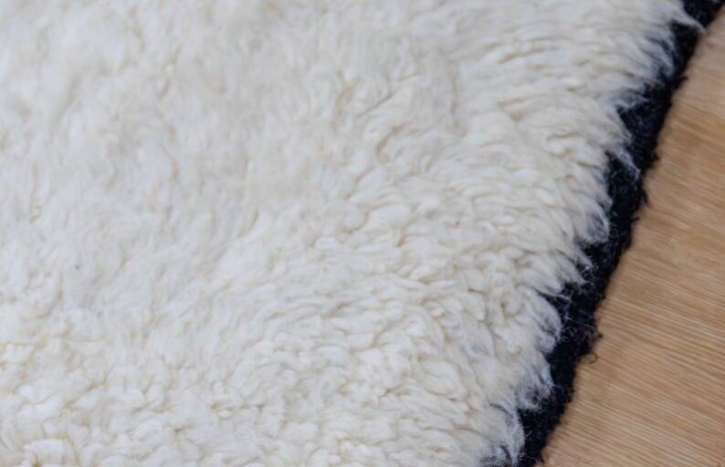 Tapis en laine marocain fait main traditionnelle taille 150x250 cm