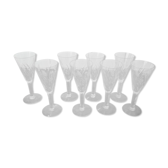 Series of 8 engraved crystal glasses