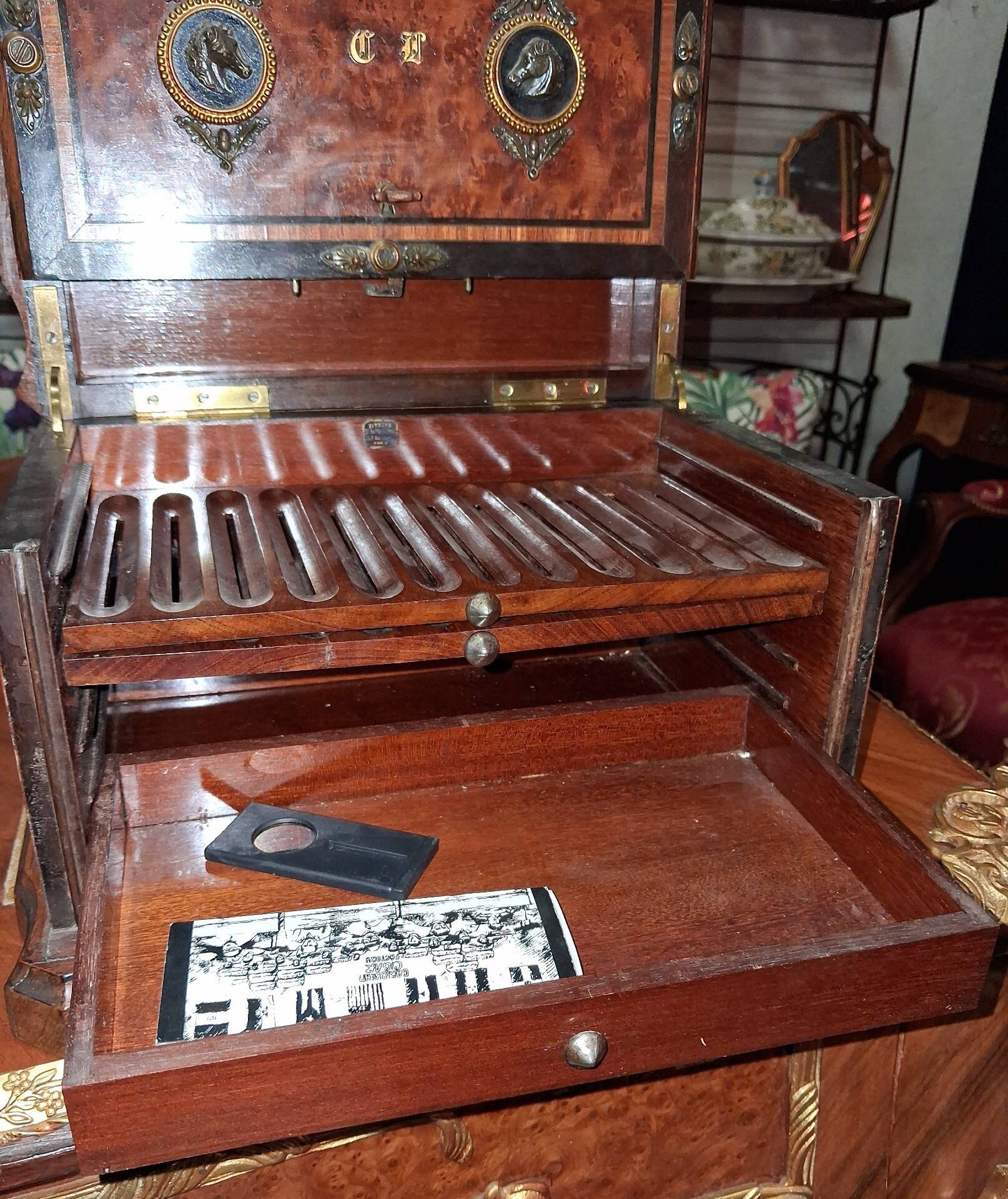 Cigar cabinet / Cigar box in burl wood and decorative bronze