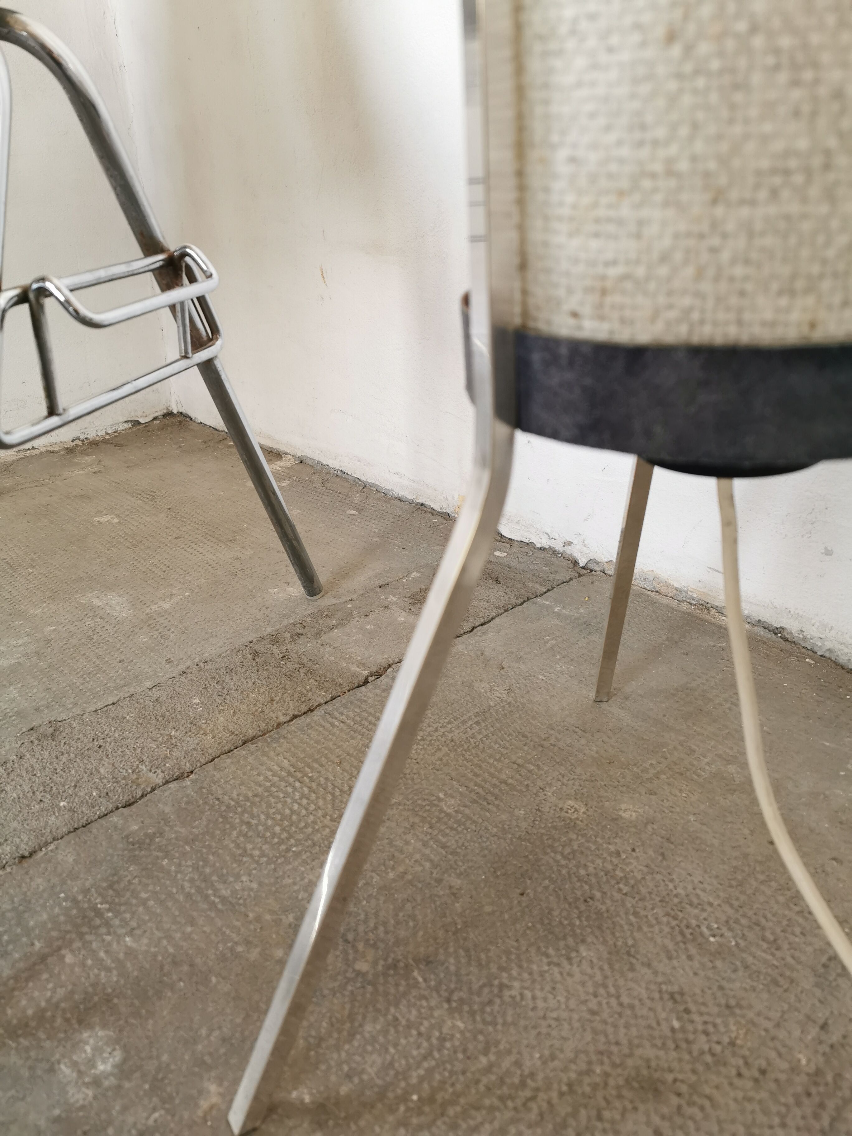 Floor lamp seventies totem, chrome and suede